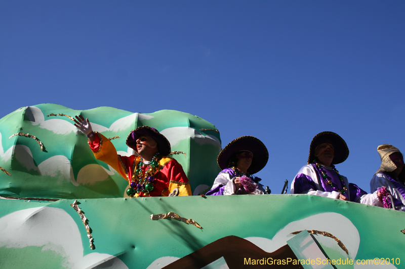 Krewe-of-Pontchartrain-2010-Mardi-Gras-Uptown-3849