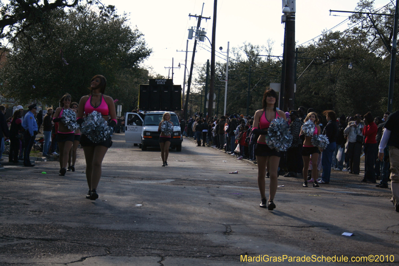 Krewe-of-Pontchartrain-2010-Mardi-Gras-Uptown-3856