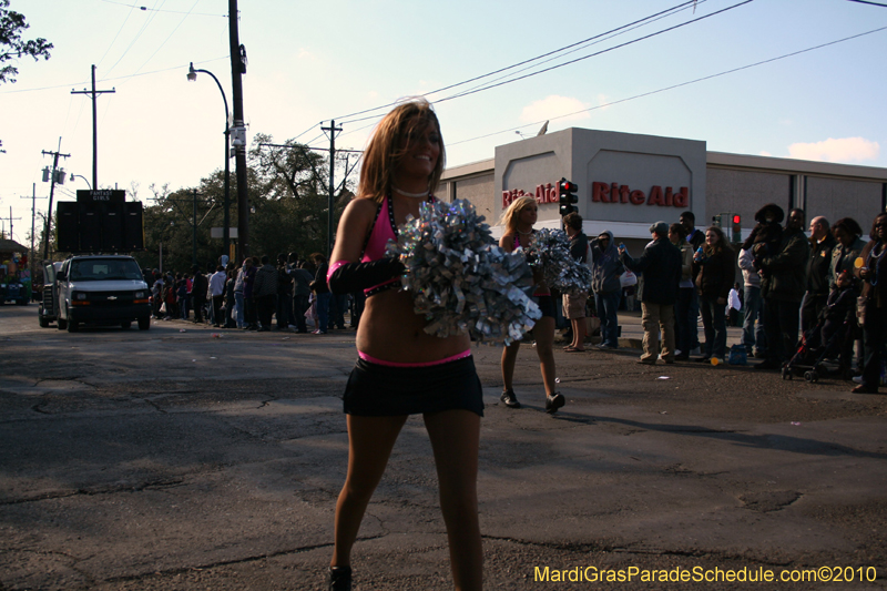 Krewe-of-Pontchartrain-2010-Mardi-Gras-Uptown-3858