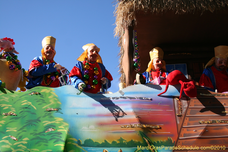 Krewe-of-Pontchartrain-2010-Mardi-Gras-Uptown-3863