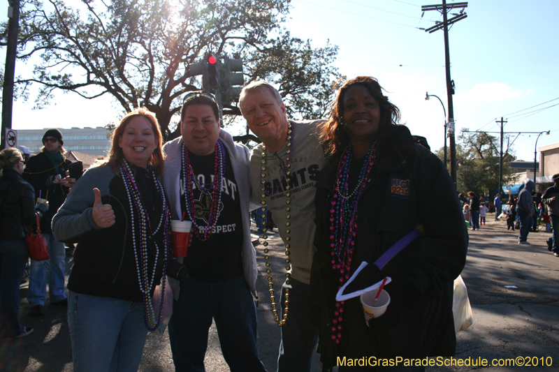 Krewe-of-Pontchartrain-2010-Mardi-Gras-Uptown-3866