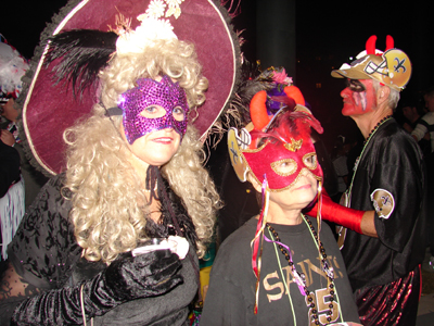 2008-Mardi_Gras-Phunny-Phorty-Phellows-Before-the-Streetcar-Ride-00006