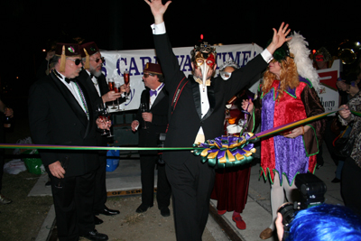 2008-Mardi_Gras-Phunny-Phorty-Phellows-Before-the-Streetcar-Ride-3370