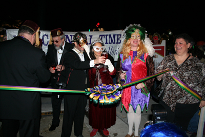 2008-Mardi_Gras-Phunny-Phorty-Phellows-Before-the-Streetcar-Ride-3377