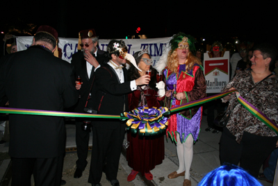 2008-Mardi_Gras-Phunny-Phorty-Phellows-Before-the-Streetcar-Ride-3378