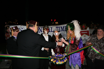 2008-Mardi_Gras-Phunny-Phorty-Phellows-Before-the-Streetcar-Ride-3380