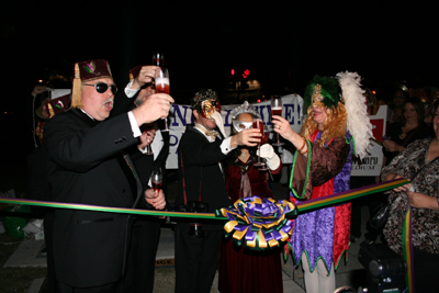 2008-Mardi_Gras-Phunny-Phorty-Phellows-Before-the-Streetcar-Ride-3384