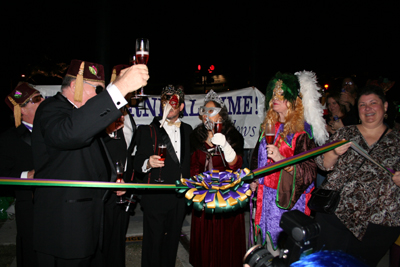 2008-Mardi_Gras-Phunny-Phorty-Phellows-Before-the-Streetcar-Ride-3390