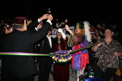 2008-Mardi_Gras-Phunny-Phorty-Phellows-Before-the-Streetcar-Ride-3391