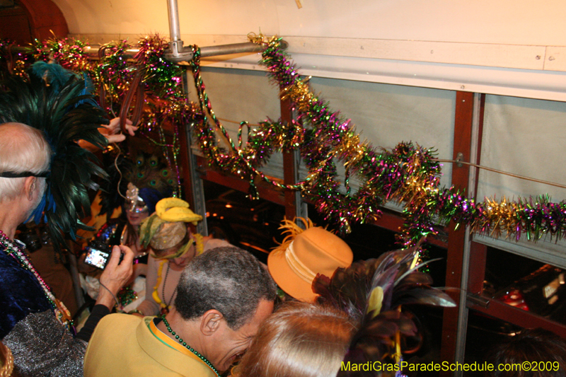 2009-Phunny-Phorty-Phellows-Twelfth-Night-Streetcar-Ride-New-Orleans-Mardi-Gras-0126