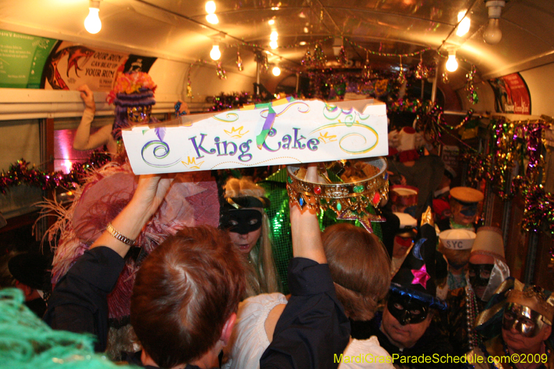 2009-Phunny-Phorty-Phellows-Twelfth-Night-Streetcar-Ride-New-Orleans-Mardi-Gras-0139