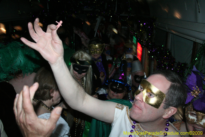 2009-Phunny-Phorty-Phellows-Twelfth-Night-Streetcar-Ride-New-Orleans-Mardi-Gras-0150