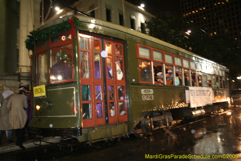 2009-Phunny-Phorty-Phellows-Twelfth-Night-Streetcar-Ride-New-Orleans-Mardi-Gras-0192