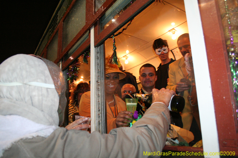 2009-Phunny-Phorty-Phellows-Twelfth-Night-Streetcar-Ride-New-Orleans-Mardi-Gras-0200