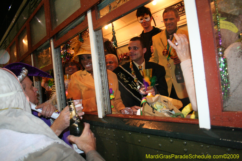 2009-Phunny-Phorty-Phellows-Twelfth-Night-Streetcar-Ride-New-Orleans-Mardi-Gras-0204