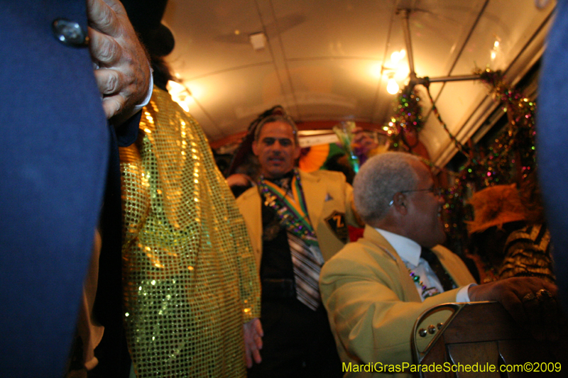 2009-Phunny-Phorty-Phellows-Twelfth-Night-Streetcar-Ride-New-Orleans-Mardi-Gras-0282