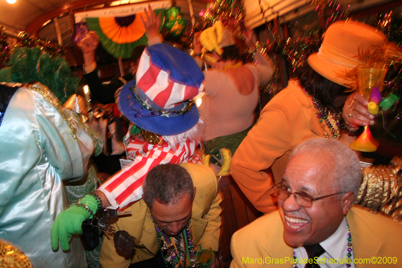 2009-Phunny-Phorty-Phellows-Twelfth-Night-Streetcar-Ride-New-Orleans-Mardi-Gras-0314