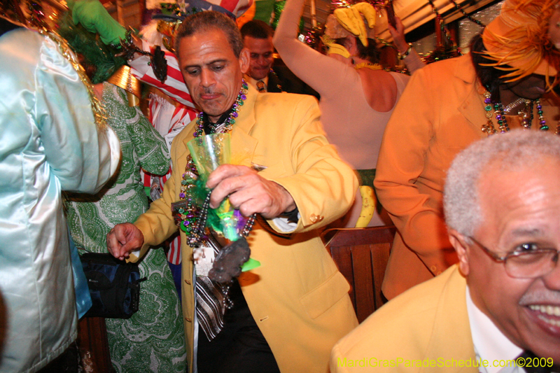 2009-Phunny-Phorty-Phellows-Twelfth-Night-Streetcar-Ride-New-Orleans-Mardi-Gras-0315