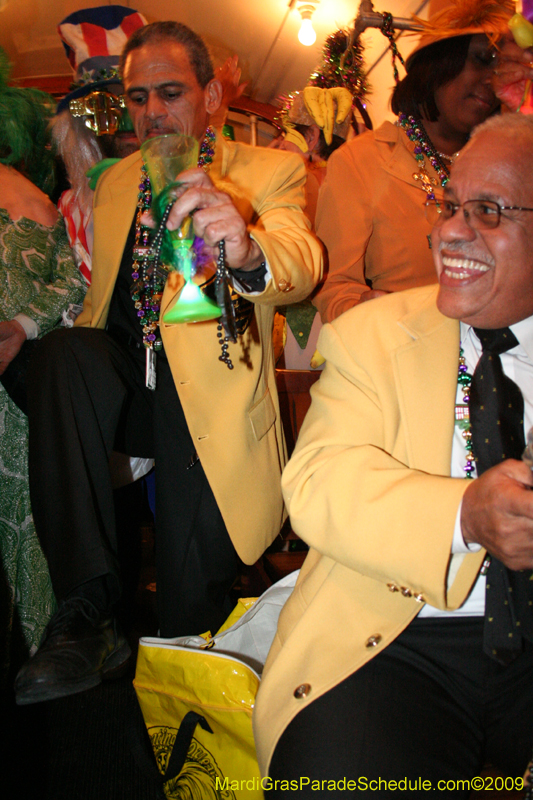 2009-Phunny-Phorty-Phellows-Twelfth-Night-Streetcar-Ride-New-Orleans-Mardi-Gras-0317