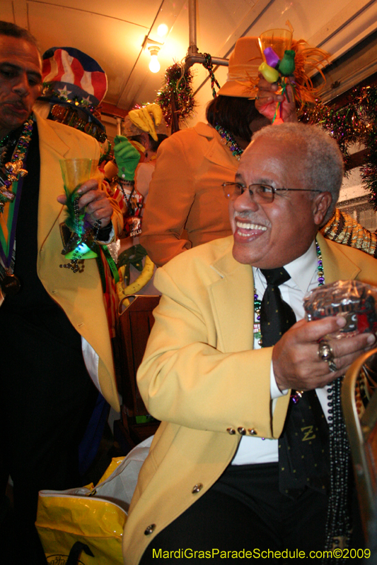 2009-Phunny-Phorty-Phellows-Twelfth-Night-Streetcar-Ride-New-Orleans-Mardi-Gras-0319