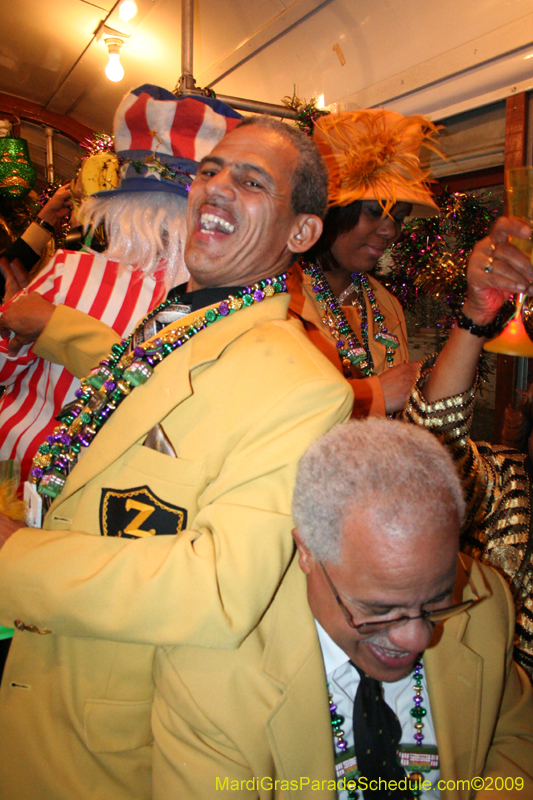 2009-Phunny-Phorty-Phellows-Twelfth-Night-Streetcar-Ride-New-Orleans-Mardi-Gras-0320