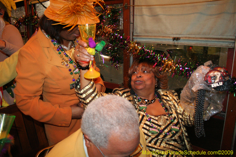 2009-Phunny-Phorty-Phellows-Twelfth-Night-Streetcar-Ride-New-Orleans-Mardi-Gras-0327