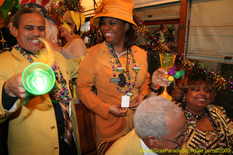 2009-Phunny-Phorty-Phellows-Twelfth-Night-Streetcar-Ride-New-Orleans-Mardi-Gras-0329