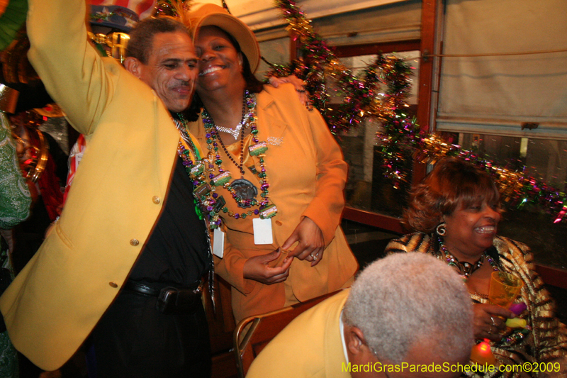 2009-Phunny-Phorty-Phellows-Twelfth-Night-Streetcar-Ride-New-Orleans-Mardi-Gras-0331