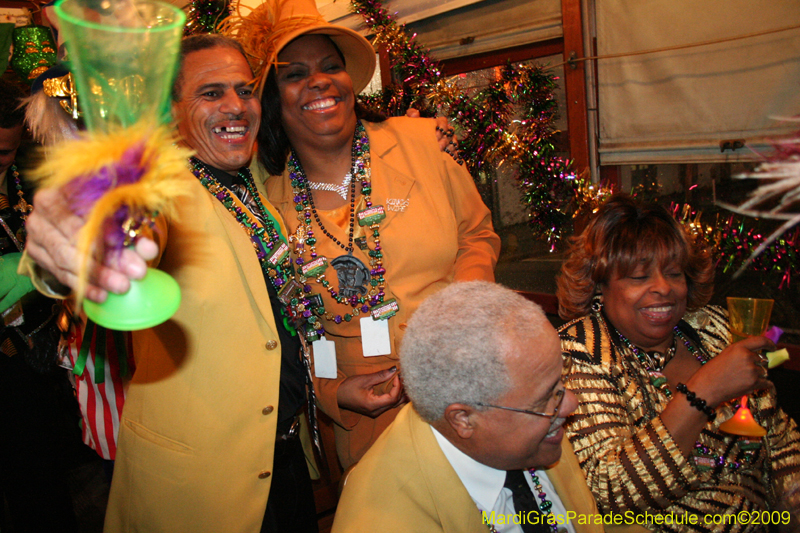 2009-Phunny-Phorty-Phellows-Twelfth-Night-Streetcar-Ride-New-Orleans-Mardi-Gras-0334