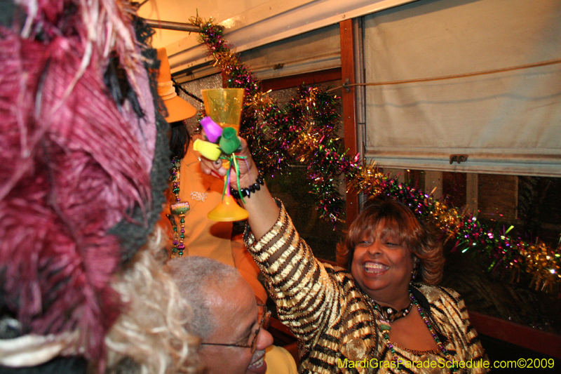 2009-Phunny-Phorty-Phellows-Twelfth-Night-Streetcar-Ride-New-Orleans-Mardi-Gras-0339