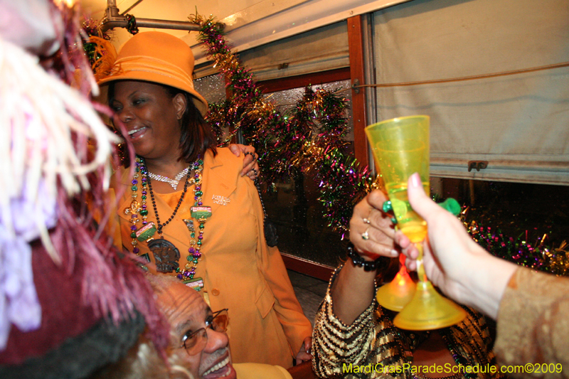 2009-Phunny-Phorty-Phellows-Twelfth-Night-Streetcar-Ride-New-Orleans-Mardi-Gras-0343