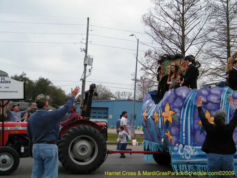 Krewe-of-Rhea-2009-Metairie-Mardi-Gras-Harriet-Cross-7874