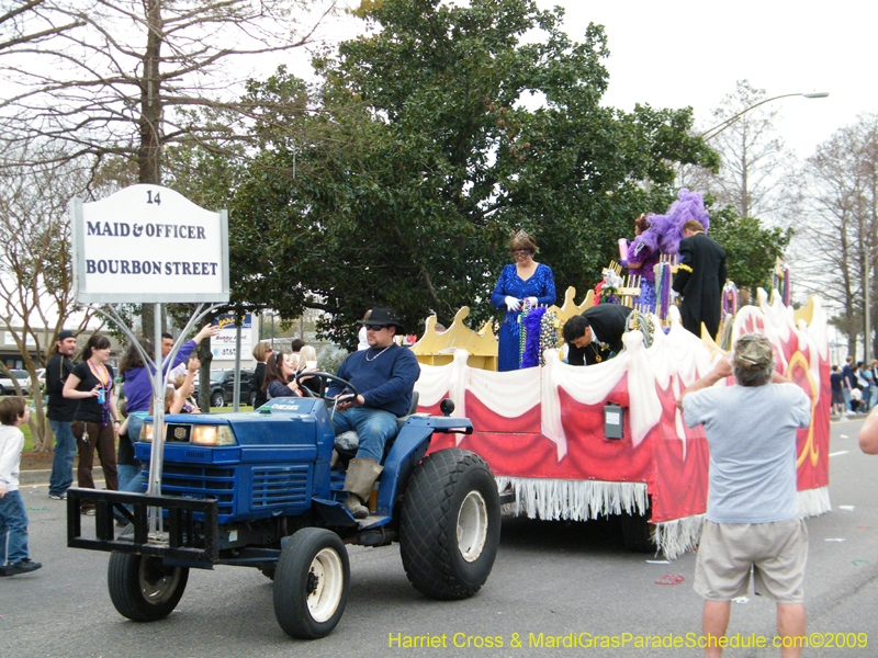 Krewe-of-Rhea-2009-Metairie-Mardi-Gras-Harriet-Cross-7897