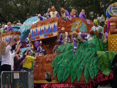 2008-Krewe-of-Thoth-New-Orleans-Mardi-Gras-Parade-300202