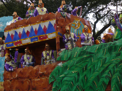 2008-Krewe-of-Thoth-New-Orleans-Mardi-Gras-Parade-300203