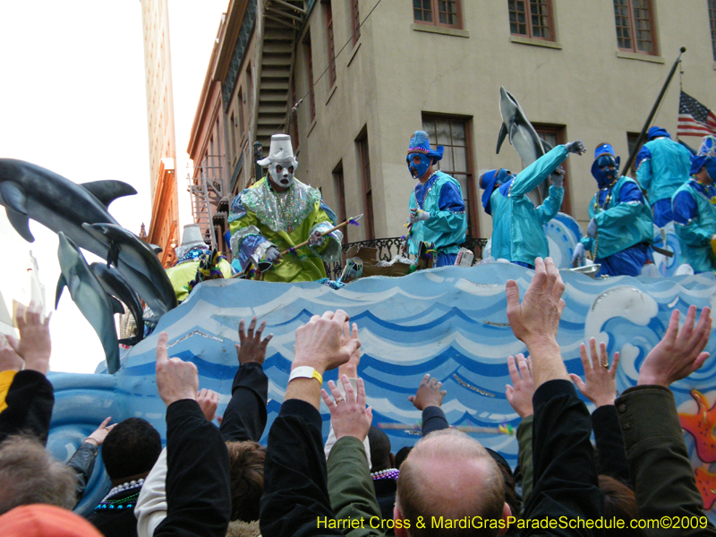 Krewe-of-Thoth-presents-Thoths-Aquatic-Adventures-2009-Mardi-Gras-New-Orleans-9396