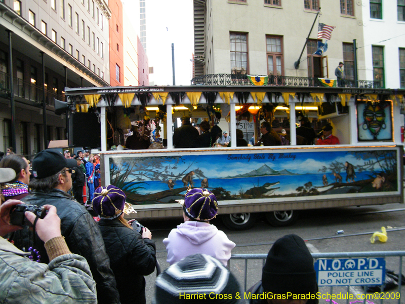 Krewe-of-Thoth-presents-Thoths-Aquatic-Adventures-2009-Mardi-Gras-New-Orleans-9447