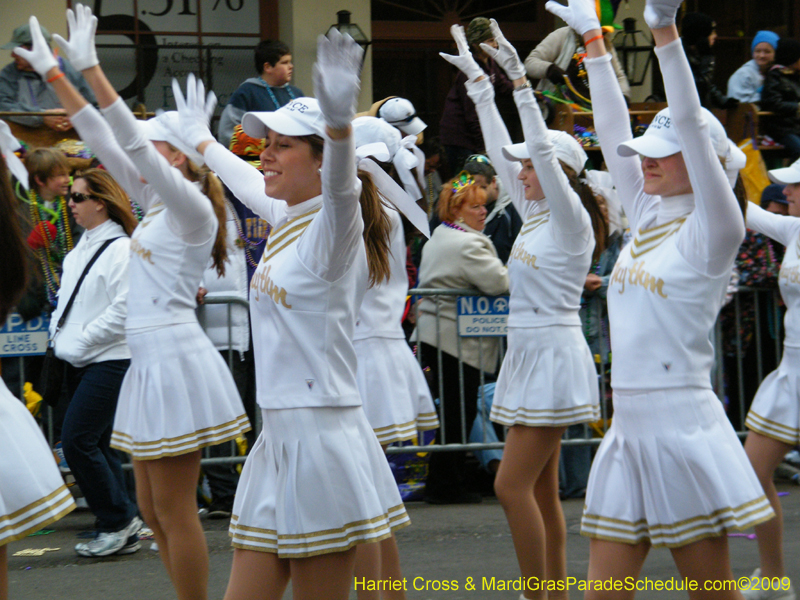 Krewe-of-Thoth-presents-Thoths-Aquatic-Adventures-2009-Mardi-Gras-New-Orleans-9458