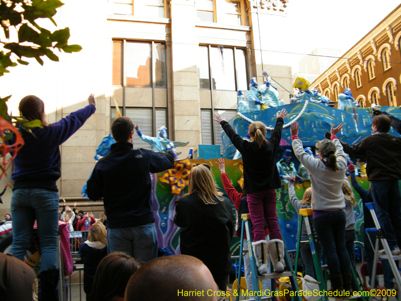 Krewe-of-Thoth-presents-Thoths-Aquatic-Adventures-2009-Mardi-Gras-New-Orleans-9483