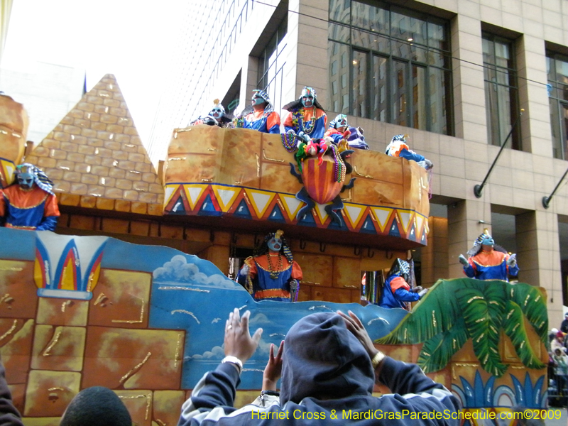 Krewe-of-Thoth-presents-Thoths-Aquatic-Adventures-2009-Mardi-Gras-New-Orleans-9507