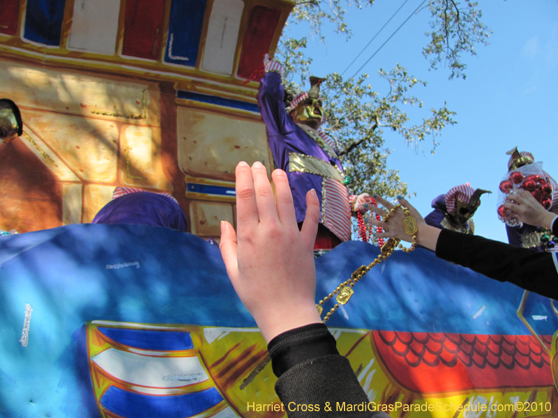 Krewe-of-Thoth-2010-Mardi-Gras-New-Orleans-1004