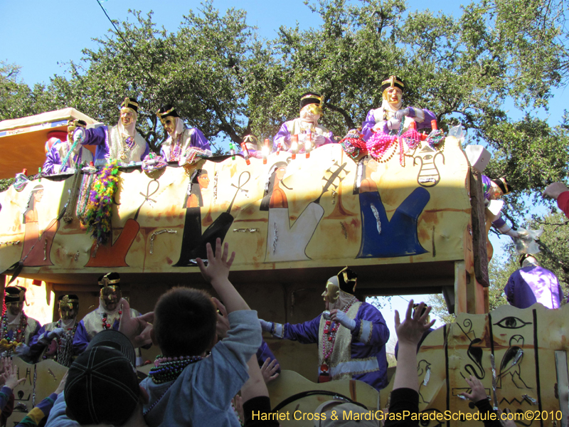 Krewe-of-Thoth-2010-Mardi-Gras-New-Orleans-1036