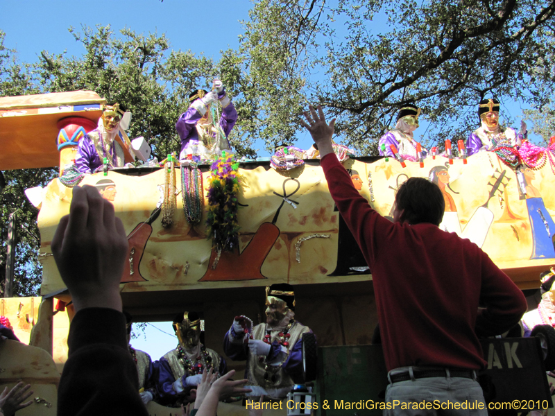 Krewe-of-Thoth-2010-Mardi-Gras-New-Orleans-1037