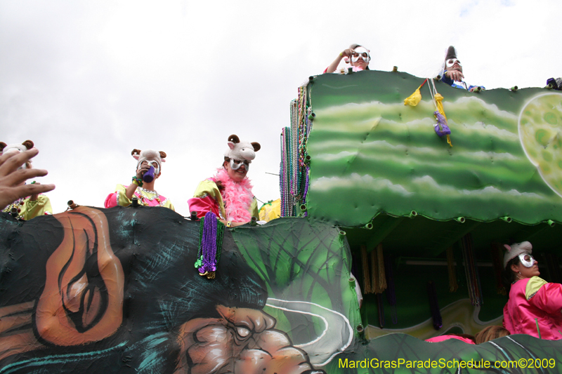 2009-Krewe-of-Tucks-presents-Cone-of-Horror-Tucks-The-Mother-of-all-Parades-Mardi-Gras-New-Orleans-0510