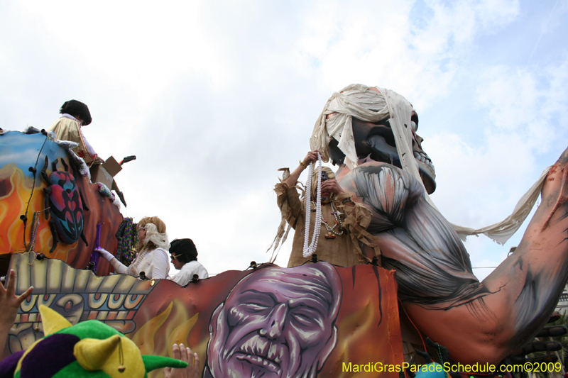 2009-Krewe-of-Tucks-presents-Cone-of-Horror-Tucks-The-Mother-of-all-Parades-Mardi-Gras-New-Orleans-0623