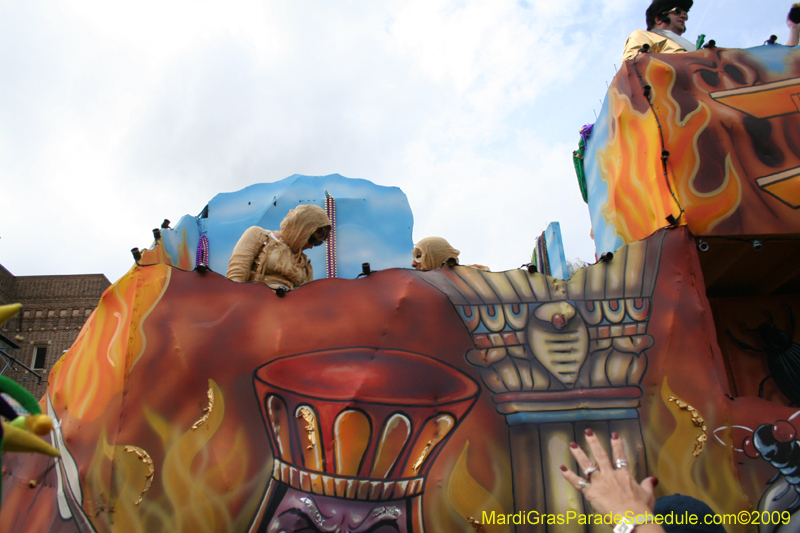 2009-Krewe-of-Tucks-presents-Cone-of-Horror-Tucks-The-Mother-of-all-Parades-Mardi-Gras-New-Orleans-0626