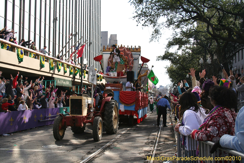 Krewe-of-Tucks-2010-Mardi-Gras-New-Orleans-7727