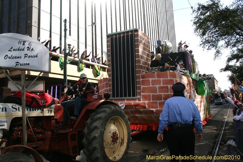 Krewe-of-Tucks-2010-Mardi-Gras-New-Orleans-7807