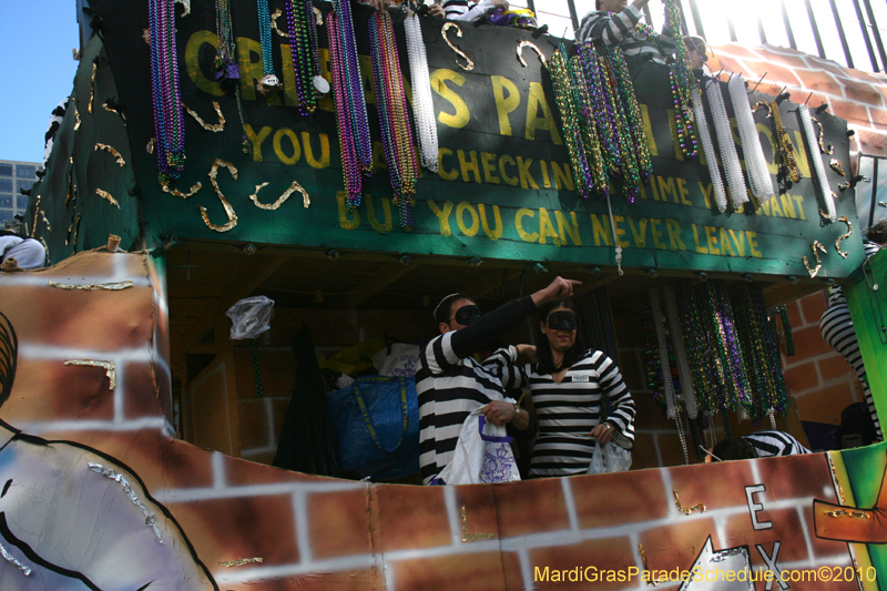 Krewe-of-Tucks-2010-Mardi-Gras-New-Orleans-7809