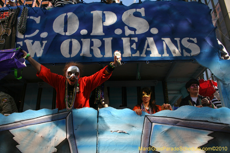 Krewe-of-Tucks-2010-Mardi-Gras-New-Orleans-7934